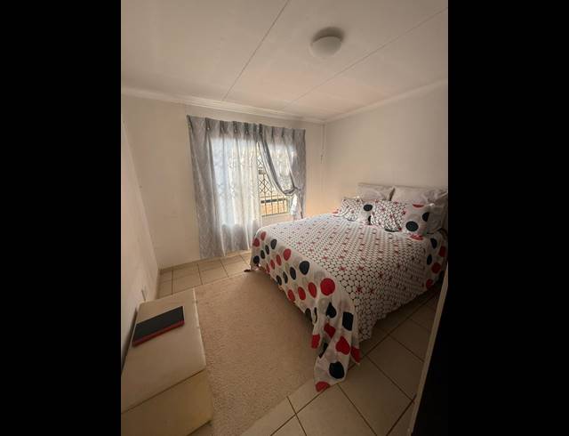 3 BEDROOM HOUSE FOR SALE IN STRETFORD